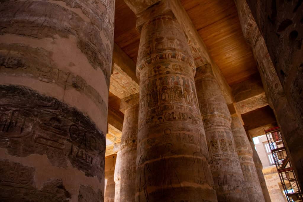 karnak columns