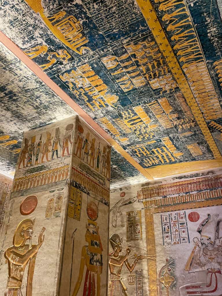 ramses V colorful ceiling