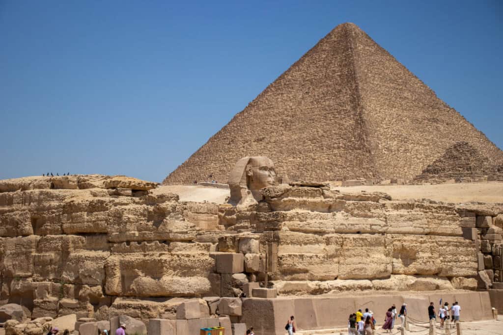 sphinx with great pyramid